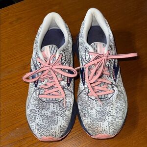 Brooks Adrenaline 21